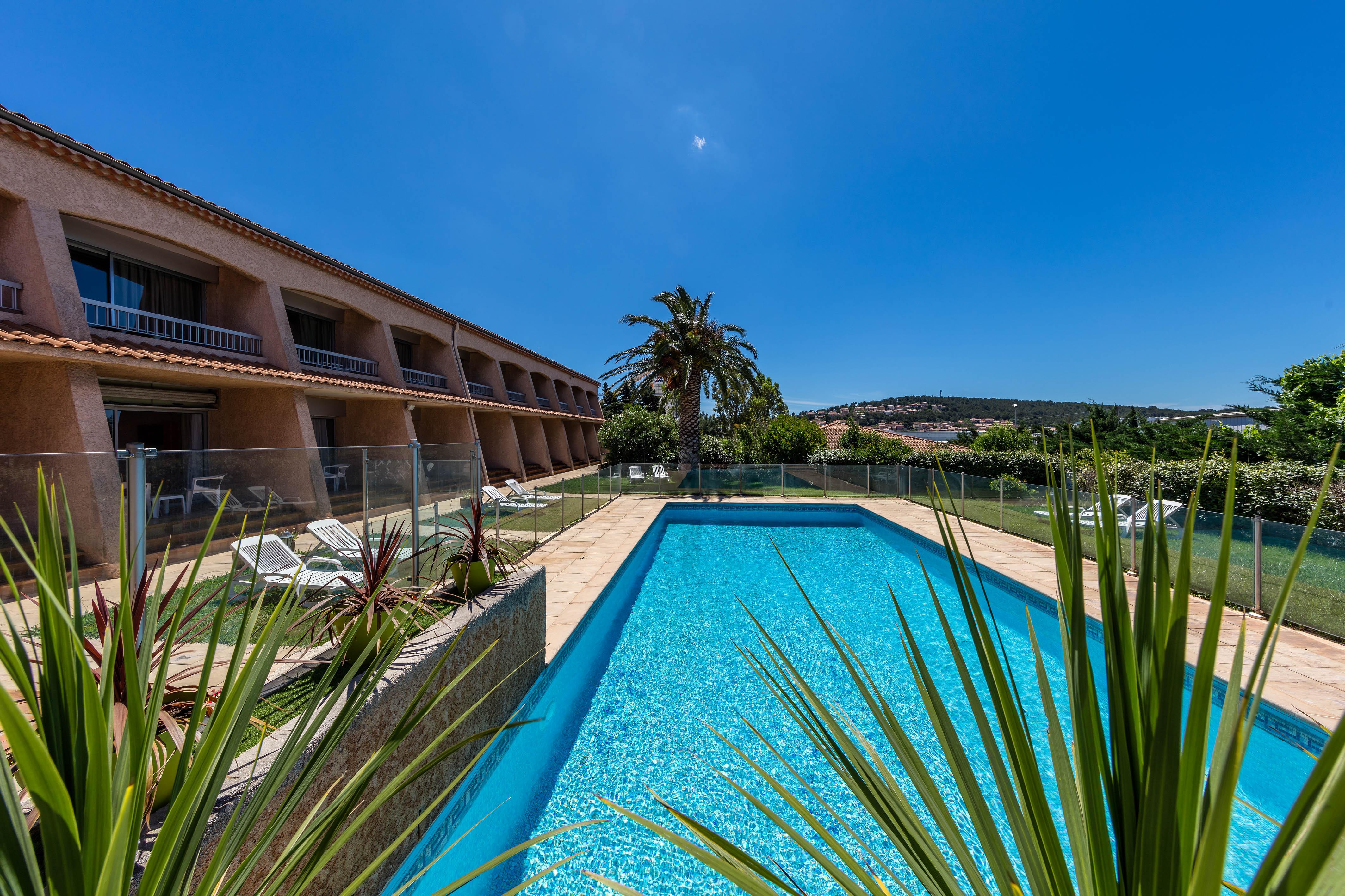Noemys Toulon La Valette - Hotel Restaurant Avec Piscine 외부 사진
