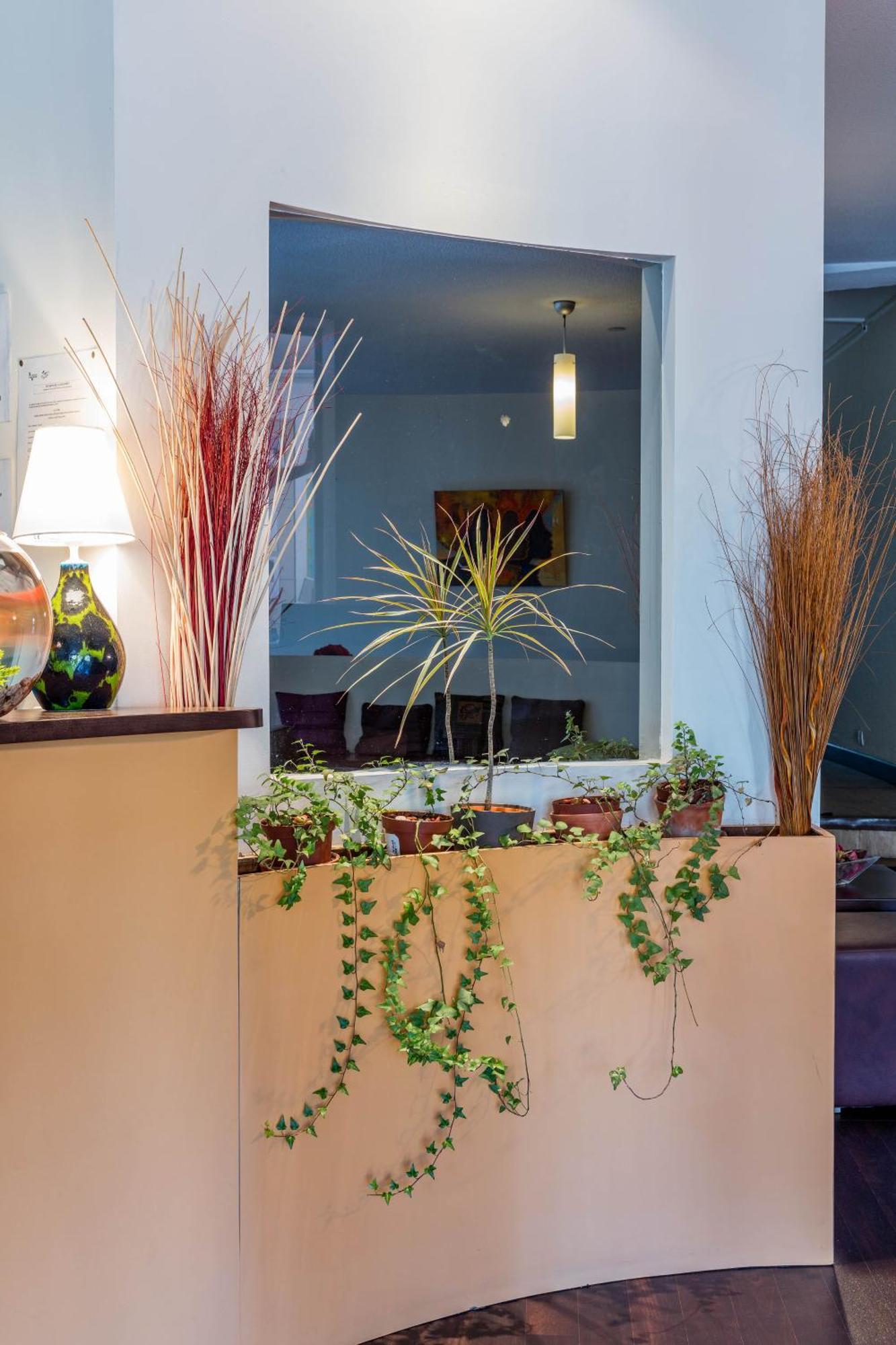 Noemys Toulon La Valette - Hotel Restaurant Avec Piscine 외부 사진