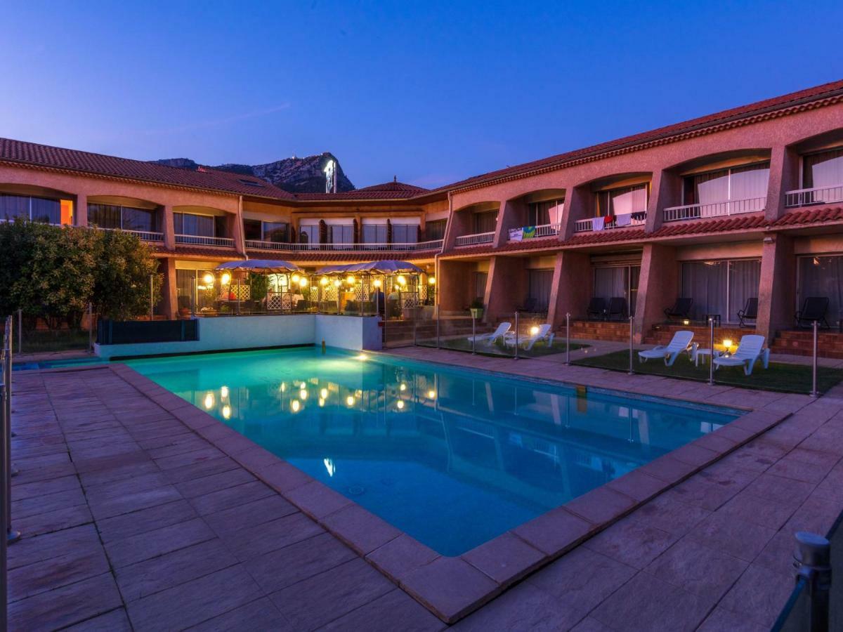 Noemys Toulon La Valette - Hotel Restaurant Avec Piscine 외부 사진