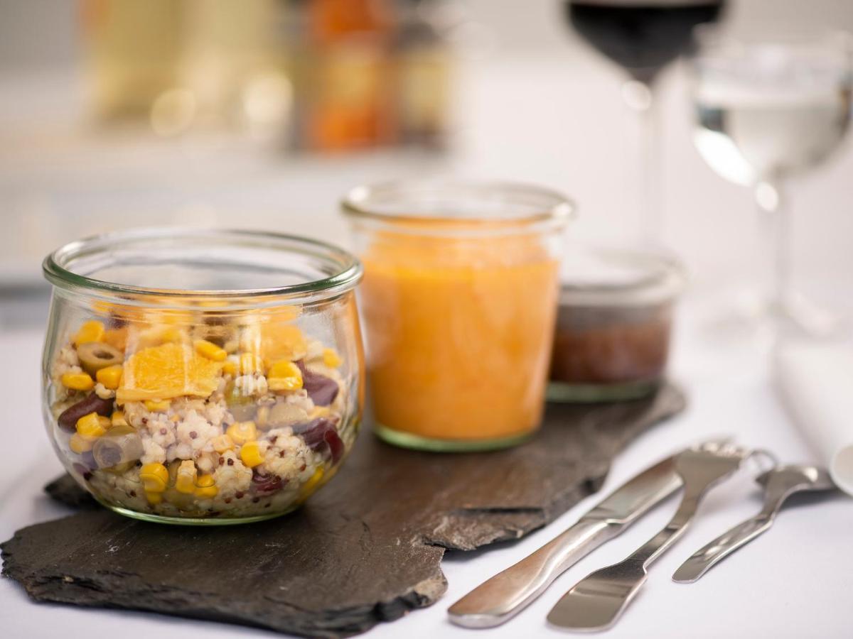 Noemys Toulon La Valette - Hotel Restaurant Avec Piscine 외부 사진